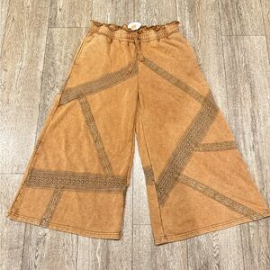NWT Boutique Oli & Hali Tan Wide Leg Pants